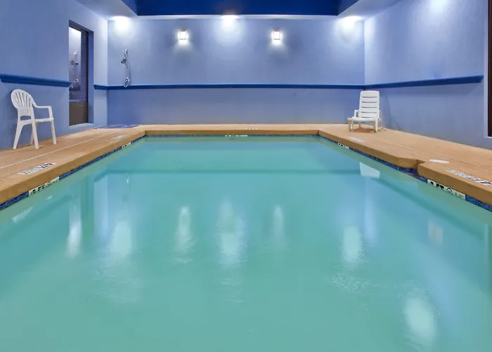 Holiday Inn Express Hotel&Suites Laurel