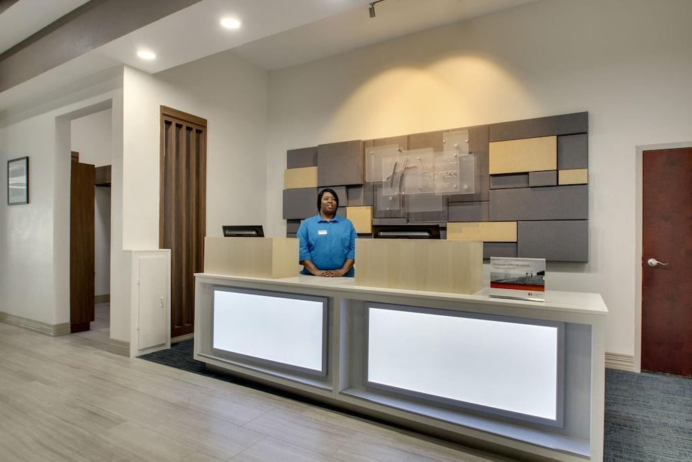 Express & By Ihg 2* Laurel