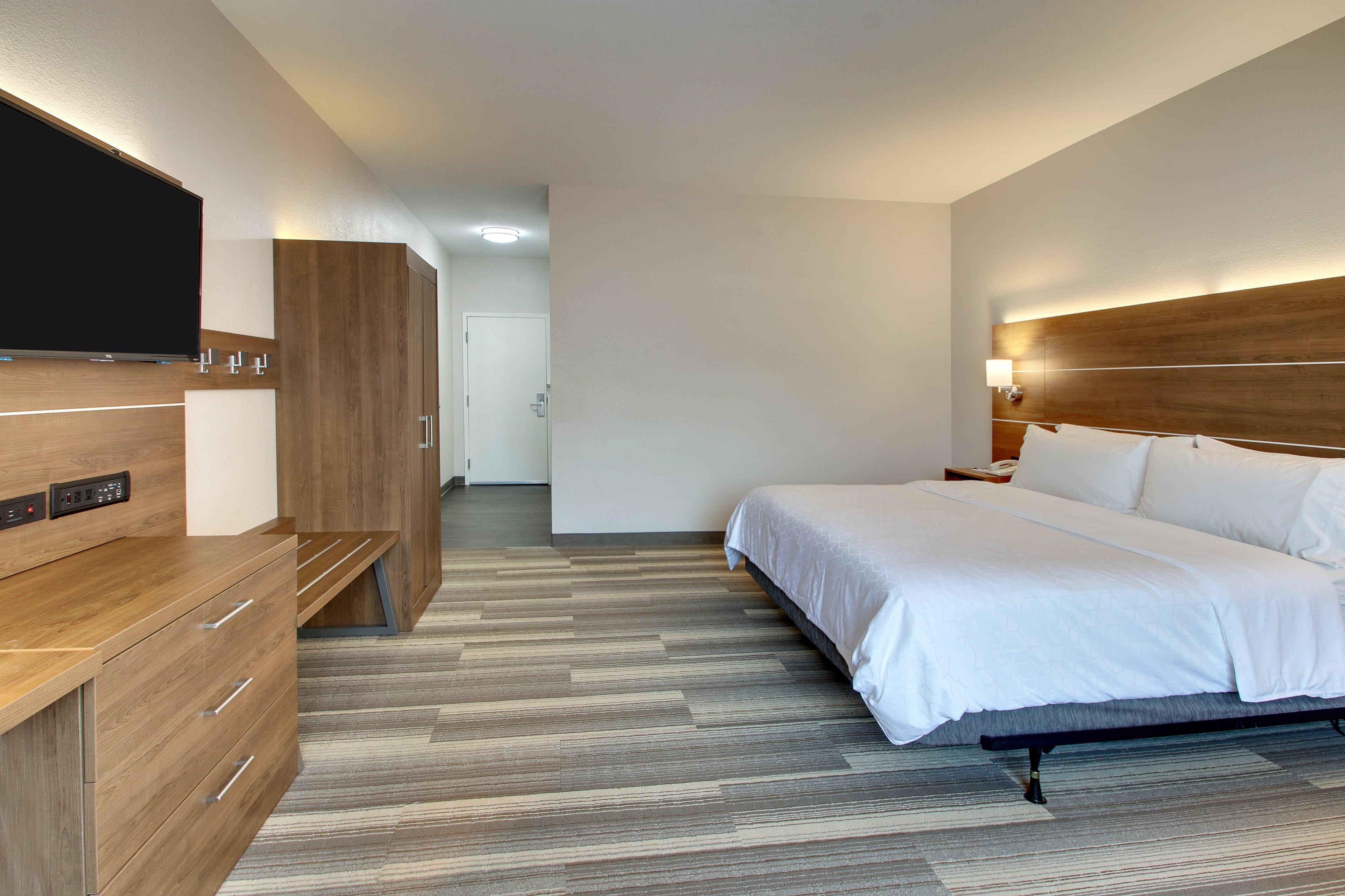 Express & By Ihg Laurel