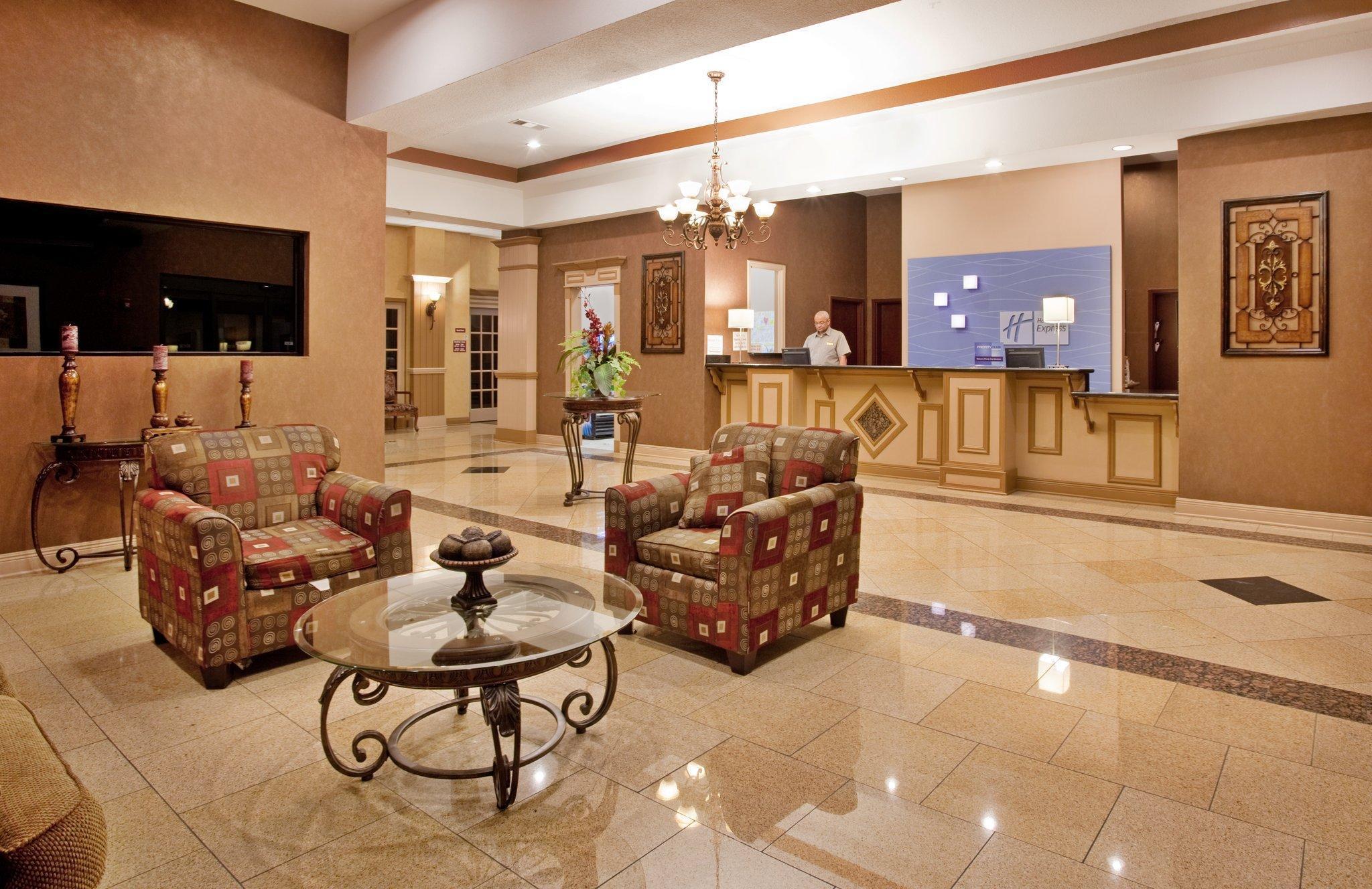 Express & By Ihg 2*