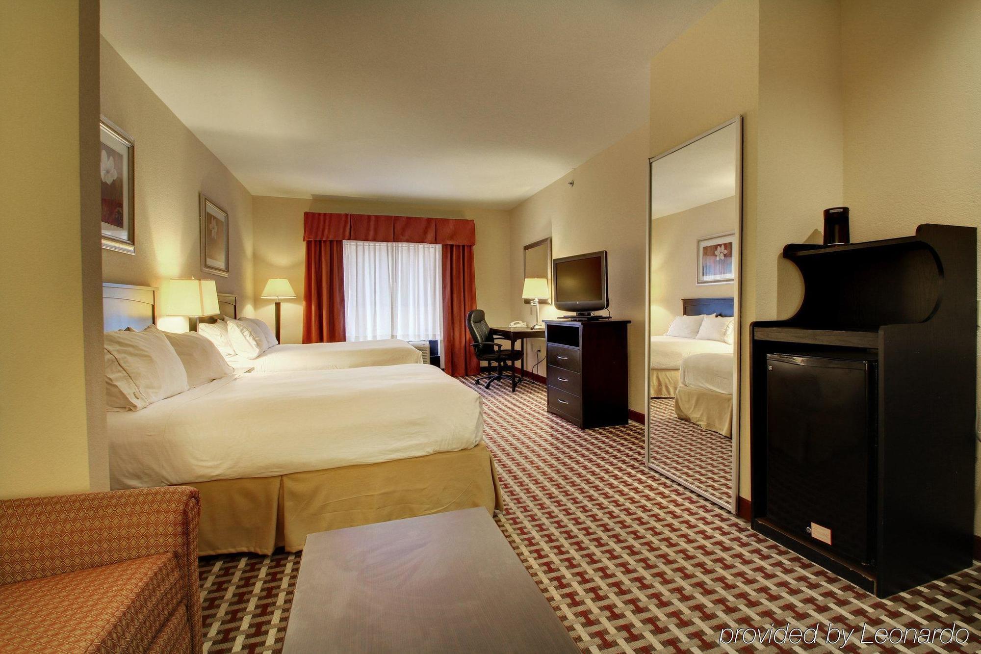 Express & By Ihg Hotel 2*