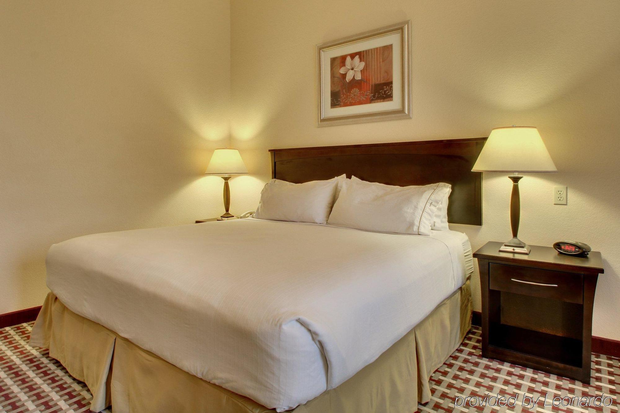 Express & By Ihg Hotel Laurel