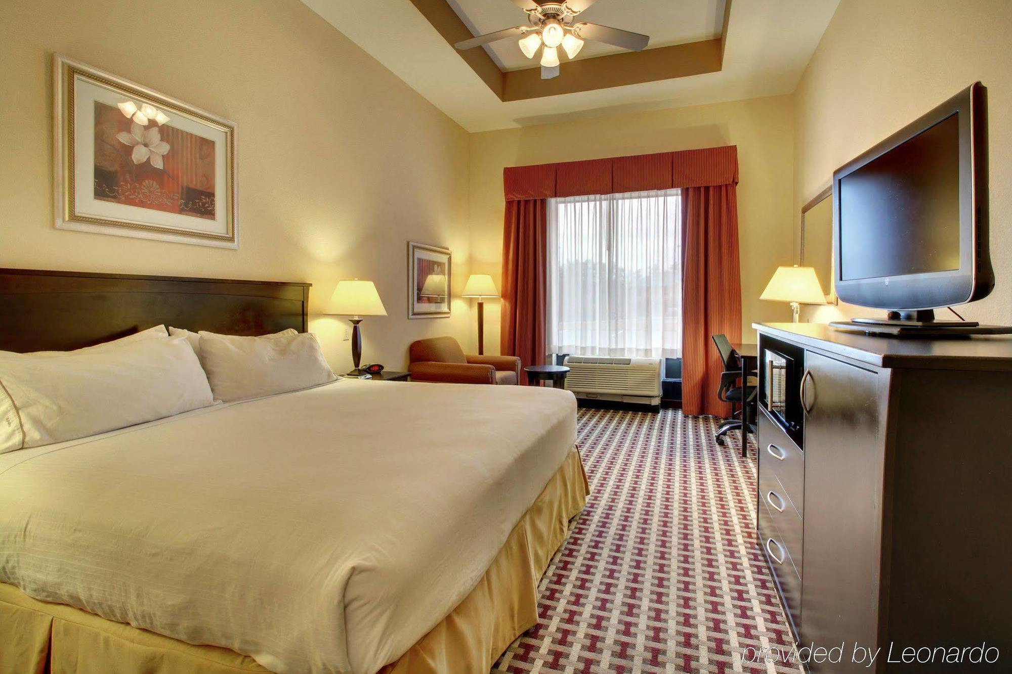 Express & By Ihg 2*