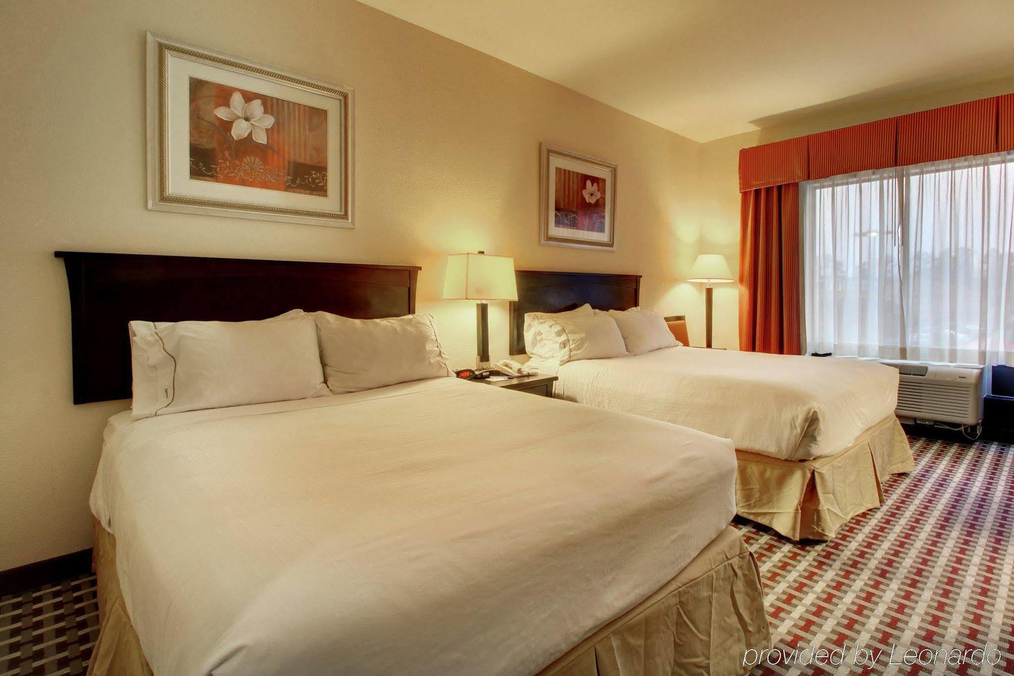 Hotel Express & By Ihg 2*