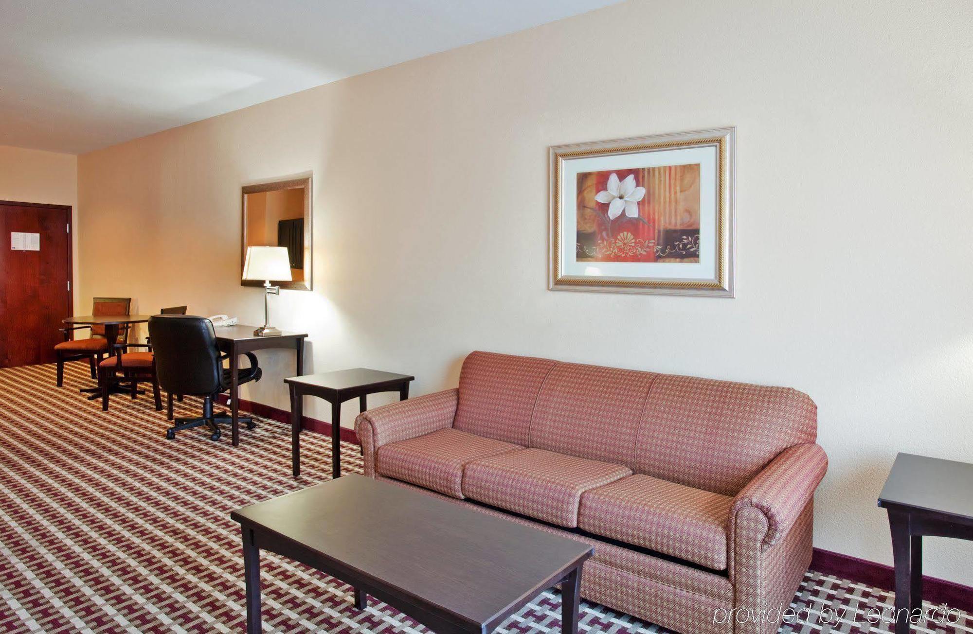 Express & By Ihg Hotel 2*
